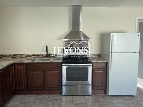 414 S Toppenish Ave in Toppenish, WA - Foto de edificio - Building Photo