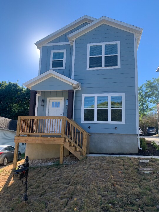119 N Washington Ave in Fayetteville, AR - Building Photo