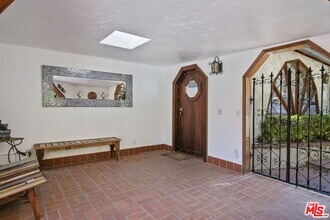 4322 Ensenada Dr in Los Angeles, CA - Building Photo - Building Photo