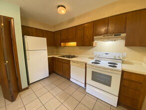 710 Meadowbrook St in Jonesboro, AR - Building Photo - Building Photo