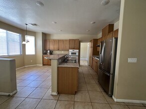 8918 W Katie Ave in Las Vegas, NV - Building Photo - Building Photo