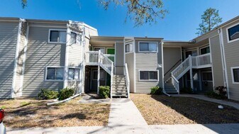 7298 Ulmerton Rd in Largo, FL - Building Photo