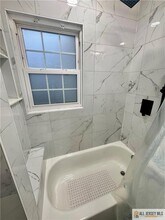 39 Hillcrest Ave in Edison, NJ - Building Photo - Building Photo