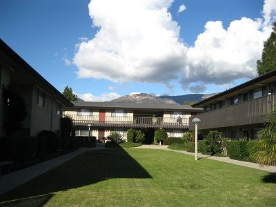 Monterey Pines in Santa Barbara, CA - Foto de edificio