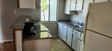 17000 E Ford Dr in Aurora, CO - Foto de edificio - Building Photo