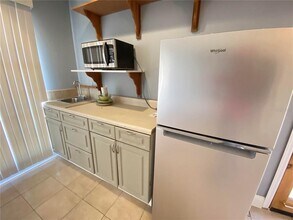 1409 Madrid Way in Winter Springs, FL - Building Photo - Building Photo