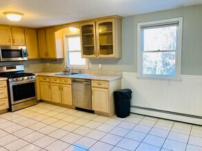 74 Kilrea Rd in Derry, NH - Building Photo - Building Photo