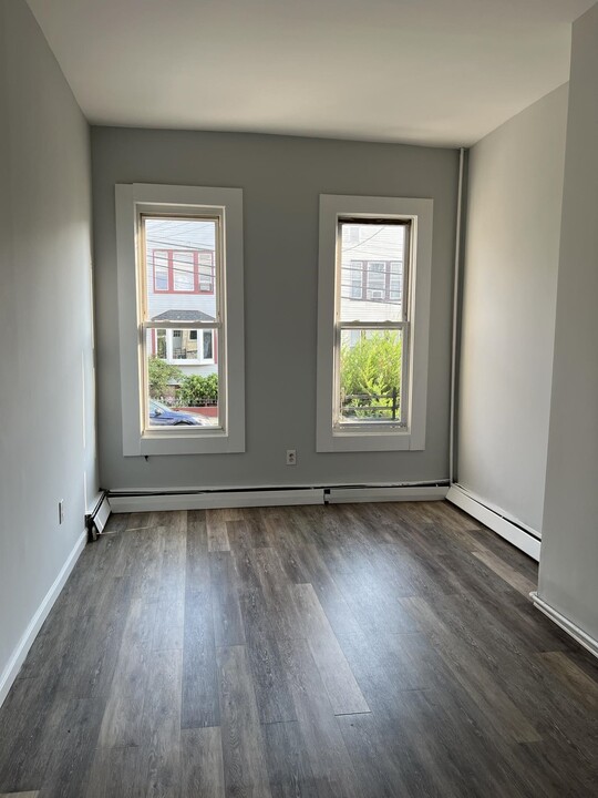 112 Irving St in Jersey City, NJ - Building Photo