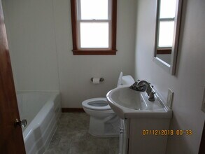 586 Martin Rd, Unit upper in Buffalo, NY - Building Photo - Building Photo