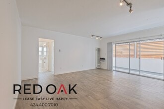 1327 Laurel Ave in West Hollywood, CA - Building Photo - Building Photo