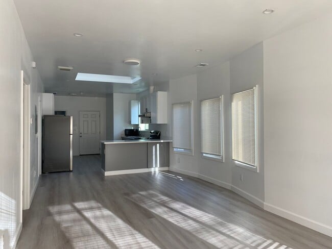 1711 Bridge Ave in Oakland, CA - Building Photo - Building Photo