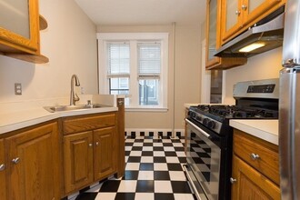 2035 Commonwealth Ave, Unit 11 in Boston, MA - Building Photo - Building Photo