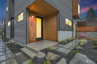 9221 3rd Ave NW in Seattle, WA - Building Photo - Building Photo