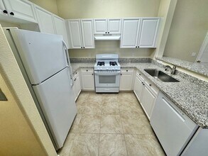 9326 Ruby Arrow Ct in Las Vegas, NV - Foto de edificio - Building Photo