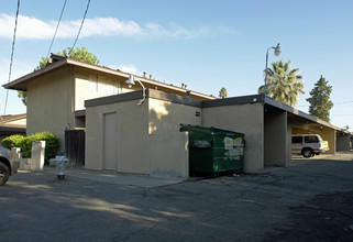 Fashion Park Apartments in Fresno, CA - Building Photo - Building Photo