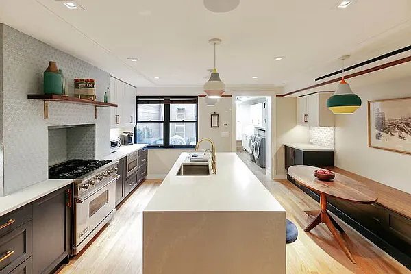 property at 269 W 138th St