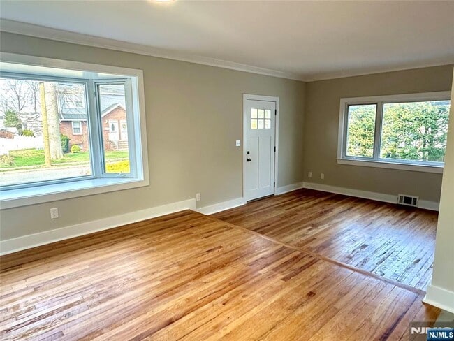 41 Woods Ave in Bergenfield, NJ - Building Photo - Building Photo