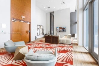 1300 Brickell Bay Dr, Unit 3205 in Miami, FL - Building Photo - Building Photo