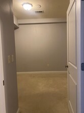 606 W Wisconsin Ave, Unit 307 in Milwaukee, WI - Building Photo - Building Photo