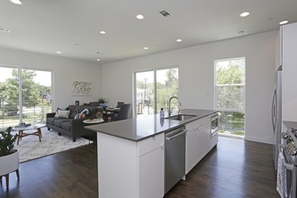 One Bennett Park in Dallas, TX - Building Photo - Interior Photo