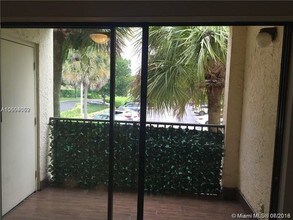 640 S Park Rd-Unit -4B in Hollywood, FL - Building Photo - Building Photo