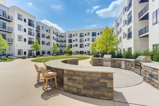 Domain CityGate in Naperville, IL - Building Photo - Building Photo