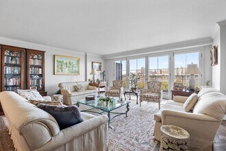 180 Beacon St in Boston, MA - Building Photo - Building Photo