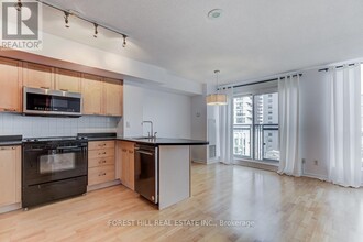 75-775 Dalhousie St in Toronto, ON - Building Photo - Building Photo