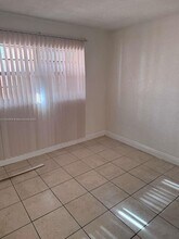 120 Royal Palm Rd in Hialeah, FL - Building Photo - Building Photo
