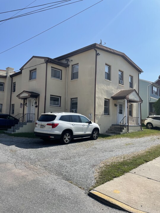 37 S 6th Ave, Unit #2 in Coatesville, PA - Foto de edificio