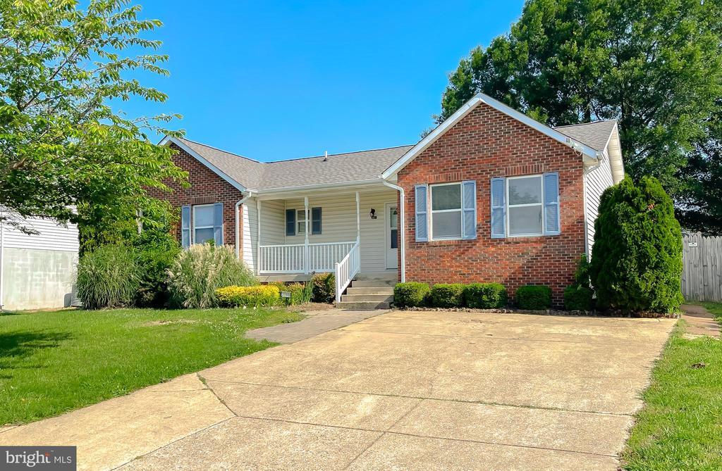 21980 Clipper Dr in California, MD - Building Photo