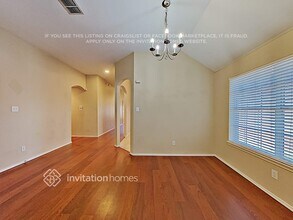 1112 Sweetwater Dr in Burleson, TX - Foto de edificio - Building Photo