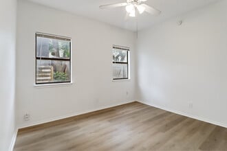 1805 Bouldin Ave in Austin, TX - Building Photo - Building Photo