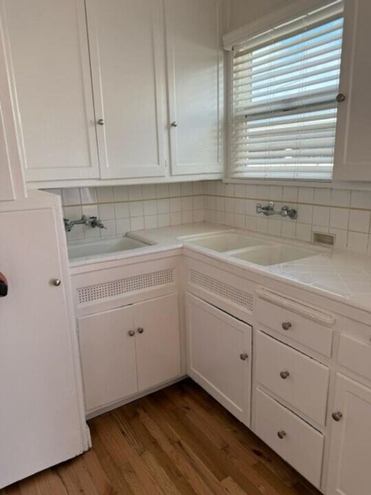 1445 1/2-1321 1/2 W 219th St in Torrance, CA - Building Photo