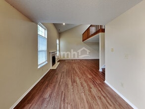 7703 Vincent Ct in Indianapolis, IN - Foto de edificio - Building Photo