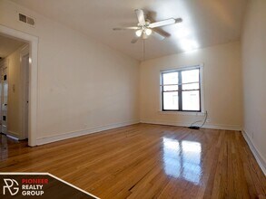 822 W Waveland Ave in Chicago, IL - Foto de edificio - Building Photo