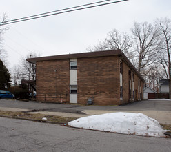 Multi Family in Akron, OH - Building Photo - Building Photo