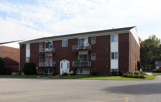 Lafayette Apartments in Hermitage, PA - Foto de edificio - Building Photo