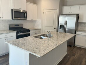 2223 Blue Monarch Dr in Buford, GA - Foto de edificio - Building Photo