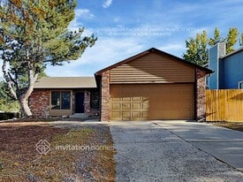 17341 E Wagontrail Pkwy in Aurora, CO - Building Photo