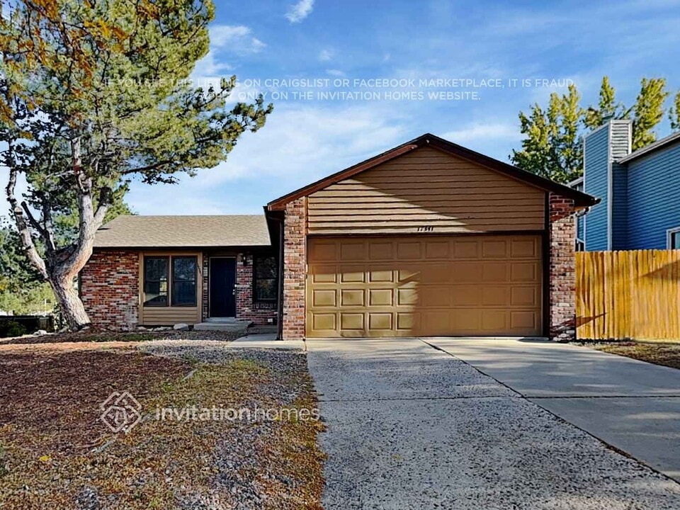 17341 E Wagontrail Pkwy in Aurora, CO - Foto de edificio
