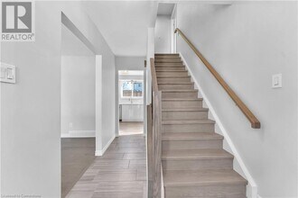 717 Millbank Dr in London, ON - Building Photo - Building Photo