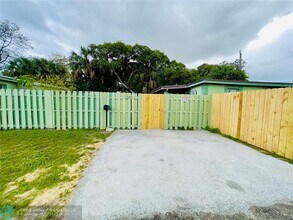 715 NW 7th Ave in Pompano Beach, FL - Building Photo - Building Photo