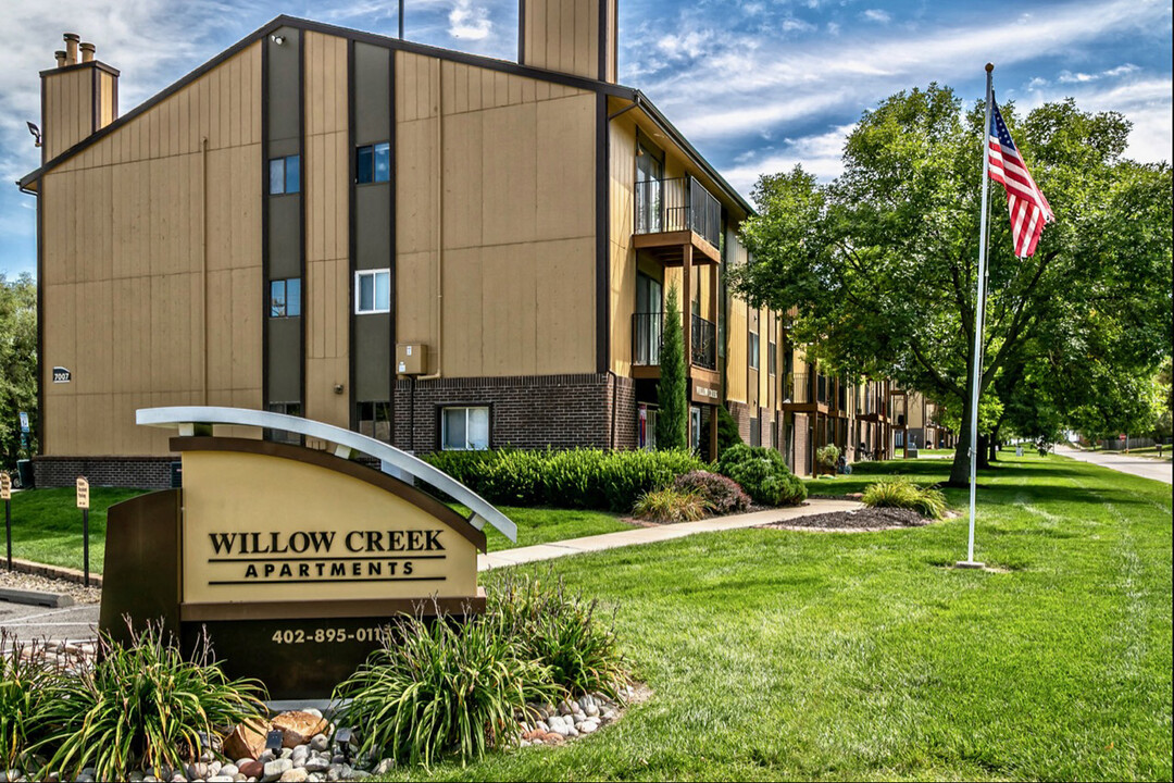 Willow Creek in Omaha, NE - Foto de edificio