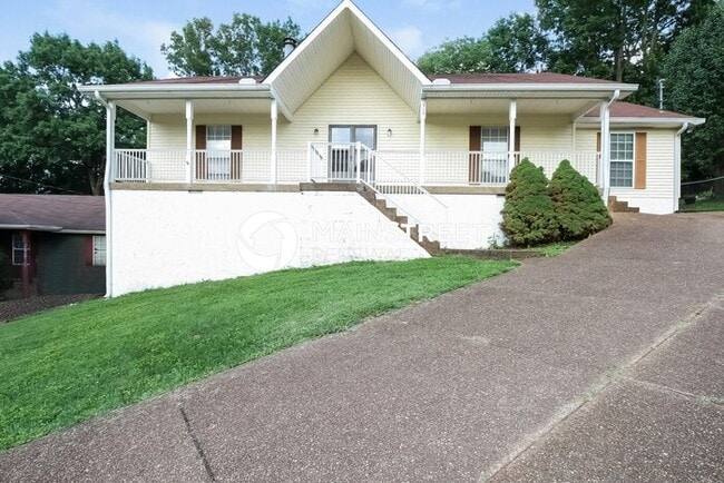 property at 508 Ashlawn Cir