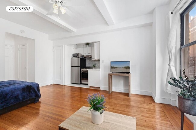 243 W End Ave in New York, NY - Foto de edificio - Building Photo