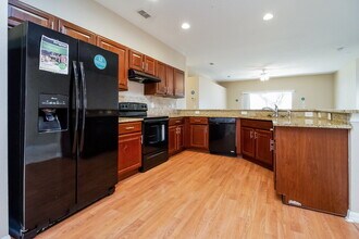 1320 Falconwood Ct in Apopka, FL - Building Photo - Building Photo