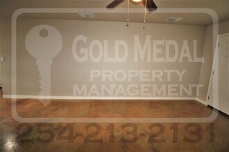 516 Raymond St in Killeen, TX - Building Photo - Building Photo