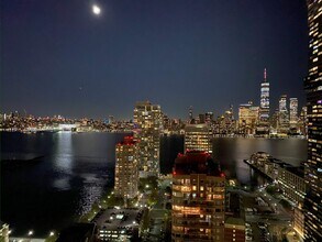 389 Washington St in Jersey City, NJ - Building Photo - Building Photo