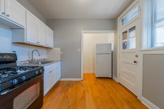 2056 W Arthur Ave in Chicago, IL - Building Photo - Building Photo